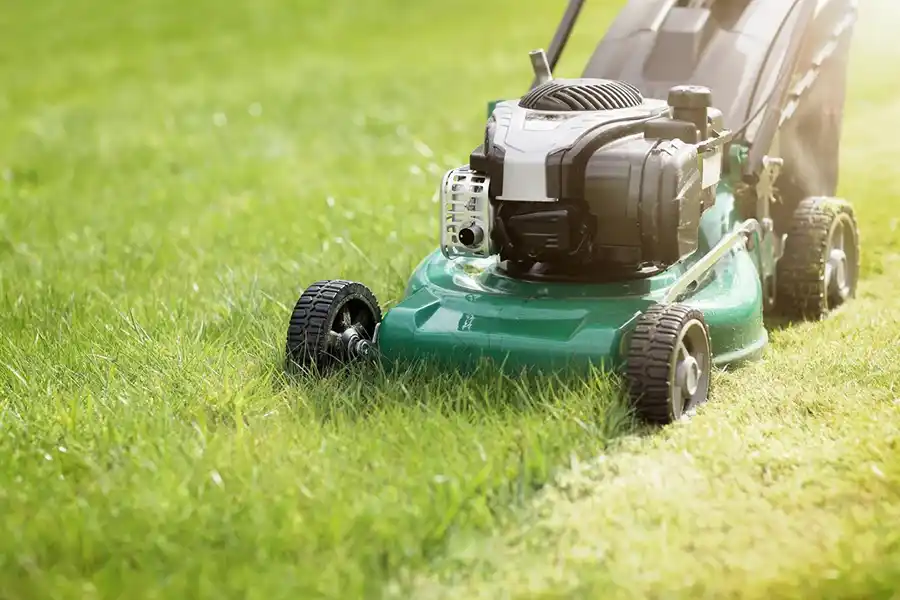 Can you mow wet grass in Davenport, IA